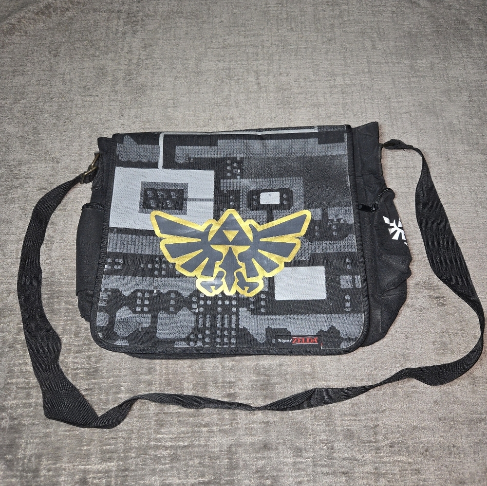 Nintendo Legend of Zelda Messenger Bag by Bioworld